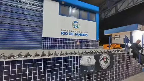 O armamento estava escondido dentro de almofadas