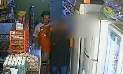 Crime foi flagrado por câmeras de segurança do estabelecimento