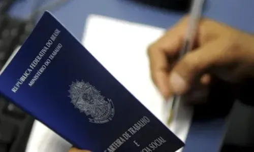 O cargo exige 40 horas semanais de trabalho com remuneração mensal de cerca de R$ 3,1 mil