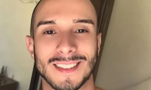 Jhony vinha sendo perseguido e ameaçado pelo ex-namorado, segundo familiares