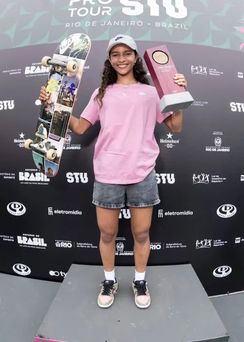 Rayssa é principal nome do skate brasileiro atual