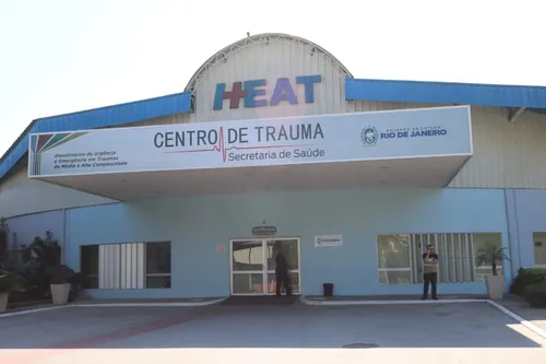 Os dois foram levados para o Hospital Estadual Alberto Torres