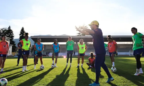 Arthur Elias comandou treino nesta quinta-feira (26)