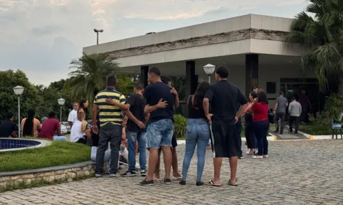 Corpo de Breno Freitas é velado sob forte comoção em São Gonçalo