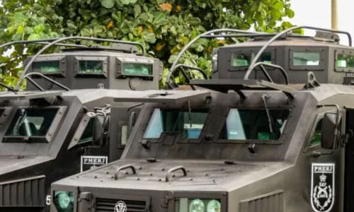 Um veículo blindado foi atingido por tiros, mas nenhum policial se feriu