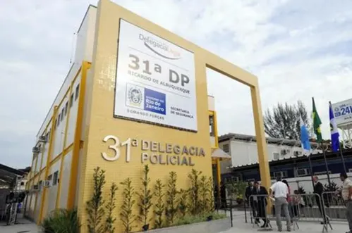 A ação contou com equipes de policiais civis da 31ª DP (Ricardo de Albuquerque) e militares do 16º BPM (Olaria)