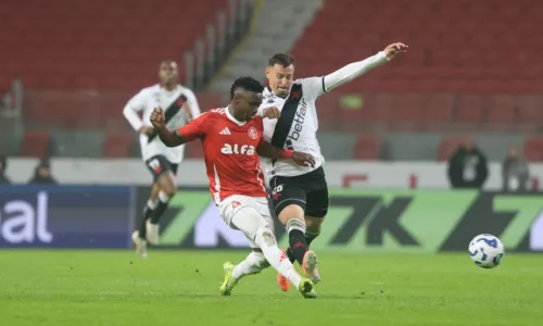 O Vasco abriu o placar aos 30 minutos do primeiro tempo