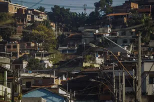 Imagem ilustrativa da imagem PM faz operação em Niterói para acabar com 'guerra' do tráfico