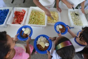 Imagem ilustrativa da imagem Refeição vegetariana em escolas municipais de Niterói gera debate