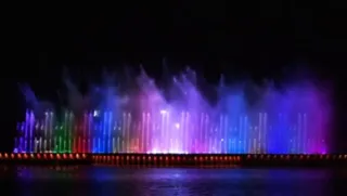 Imagem ilustrativa da imagem Espetáculo das águas estreia entre as atrações do natal de Maricá