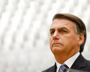 Imagem ilustrativa da imagem ‘Ele tinha autonomia’, afirma Bolsonaro sobre acusação de Cid