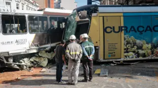 Imagem ilustrativa da imagem Polícia vai analisar câmeras sobre acidente entre ônibus e VLT