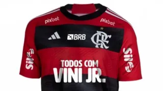 Imagem ilustrativa da imagem Fla usará camisa em homenagem a Vini Jr em partida contra Cruzeiro
