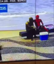 Imagem ilustrativa da imagem Câmera flagra Homem-Aranha 'batendo papo' com Drummond em Copa