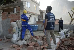 Imagem ilustrativa da imagem Construções irregulares são demolidas na comunidade da Rocinha