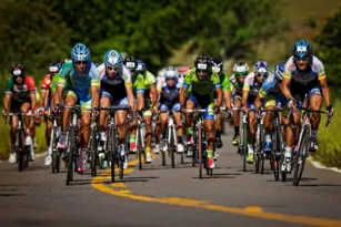 Imagem ilustrativa da imagem 'Desafio Tour do Rio' une ciclistas pela primeira vez em Niterói