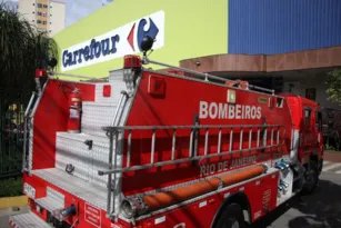 Imagem ilustrativa da imagem Loja próxima a supermercado pega fogo em São Gonçalo