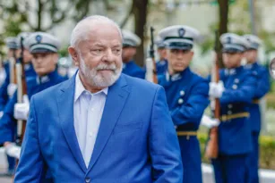 Imagem ilustrativa da imagem Lula indica advogado pessoal para vaga no STF