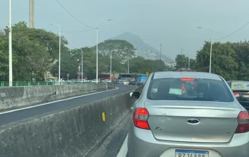 Motoristas em um dos acessos à Ponte