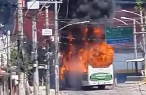 Ônibus foram incendiados próximo ao local do crime