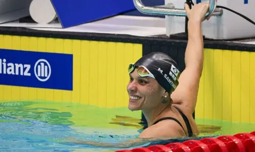 Carol Santiago venceu  a prova dos 100 metros costas, na classe S12 (baixa visão), e conquistou medalha de ouro