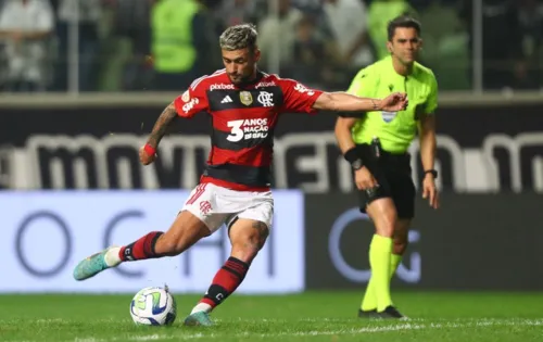 Flamengo foi mal no primeiro tempo, mas buscou a virada no segundo