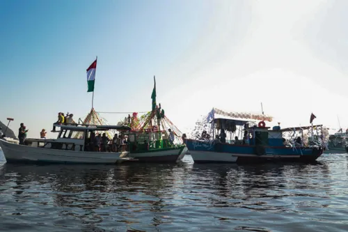 Tradicional barqueata no ano passado em Jurujuba