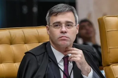 Ministro pediu vista e julgamento será adiado