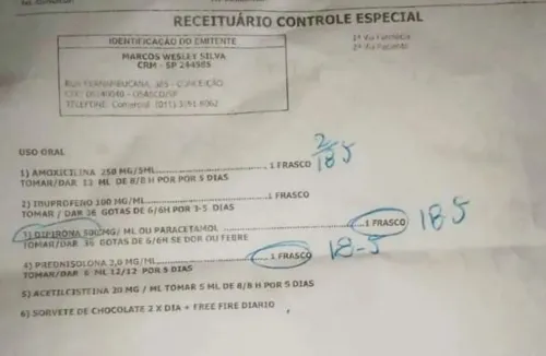 No  final da receita estava escrito "sorvete de chocolate duas vezes ao dia e Free Fire diário".