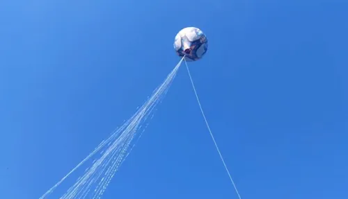 Balão tinha aproximadamente 10 metros