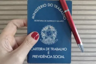 Há também vagas de estágio nos níveis médio, técnico e superior