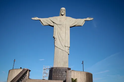 A publicação ressaltou os pontos turísticos icônicos do Rio de Janeiro, como o Cristo Redentor