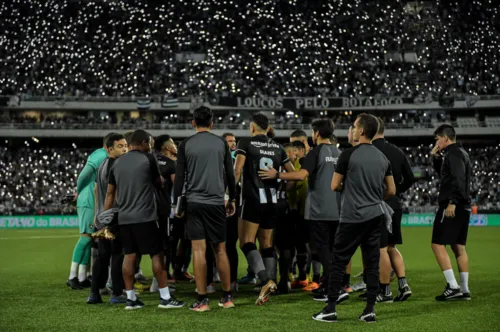 Jogadores do Botafogo reunidos antes das penalidades