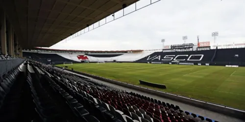 Clube está jogando com os portões fechados desde o mês passado