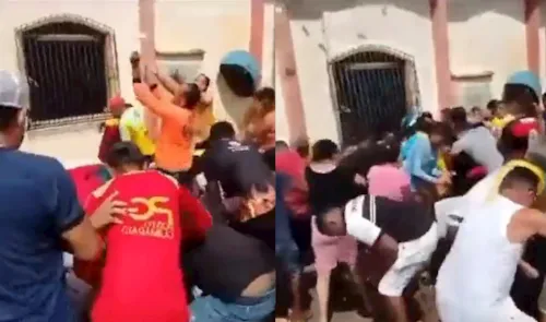 Dezenas de pessoas se reuniram para pegar o dinheiro