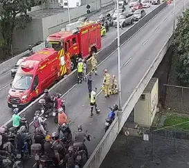 Acidente fecha pista e complica trânsito na região central do Rio