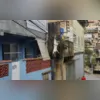Caminhão tombado bloqueia chegada à Serra de Petrópolis