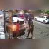 Imagem ilustrativa da imagem Criminosos assaltam veículo próximo a uma viatura da PM; vídeo