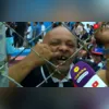 Imagem ilustrativa da imagem Torcedor do Vasco perde dente ao comemorar gol em partida