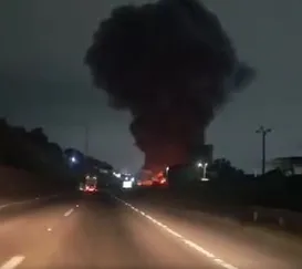 Fábrica pega fogo após explosão na Baixada Fluminense; vídeo