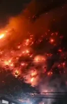 Imagem ilustrativa da imagem Grande incêndio assusta moradores na Zona Oeste do Rio; vídeo