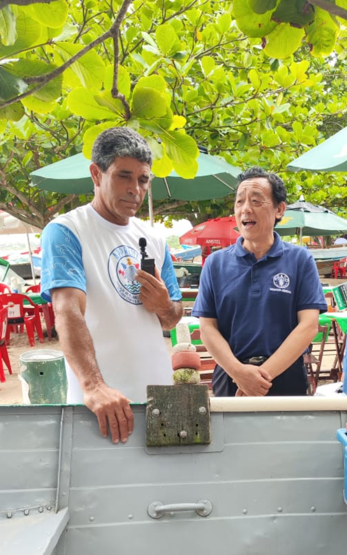 Diretor da ONU visita pescadores de Itaipu, em Niterói