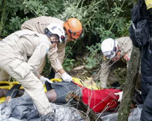 Imagem ilustrativa da imagem Perseguição termina com suspeito baleado na RJ-106, em Maricá