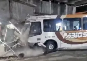 Imagem ilustrativa da imagem Acidente com ônibus deixa 9 feridos na Zona Norte do Rio