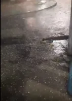 Imagem ilustrativa da imagem Após dia de calor intenso, cariocas testemunham chuva de granizo