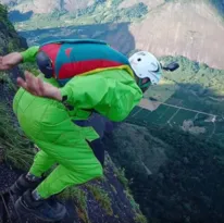 Imagem ilustrativa da imagem Atleta morre após saltar de base jump na Zona Oeste do Rio