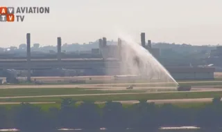 Imagem ilustrativa da imagem Balão é ‘abatido’ antes de cair no Aeroporto do Galeão; vídeo: