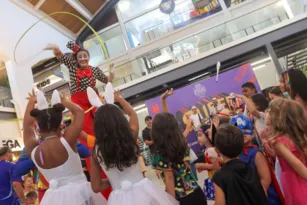 Imagem ilustrativa da imagem Bloco infantil leva criançada ao Mercado Municipal de Niterói