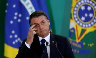 Imagem ilustrativa da imagem Bolsonaro vira réu por incitar estupro e se defende: 'Perseguição'