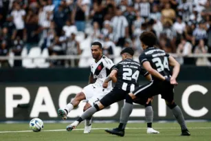 Imagem ilustrativa da imagem Botafogo recebe Vasco em clássico decisivo pelo Carioca